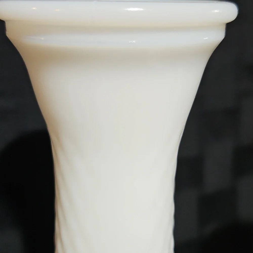 Vintage White Milk Glass Diamond Quilted Bud Vases – 